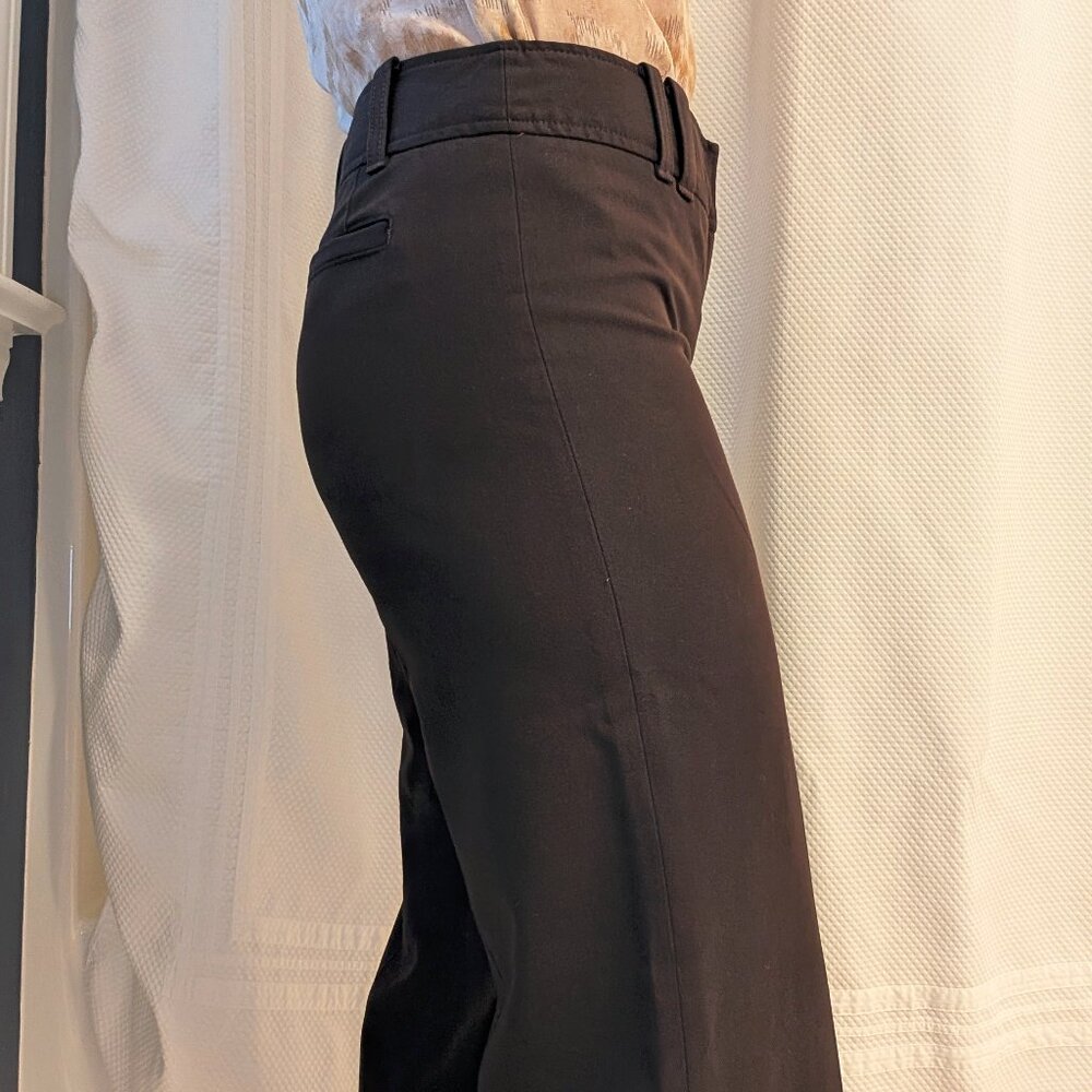 Loft chocolate low rise dress pants - size 4 (measurements below)